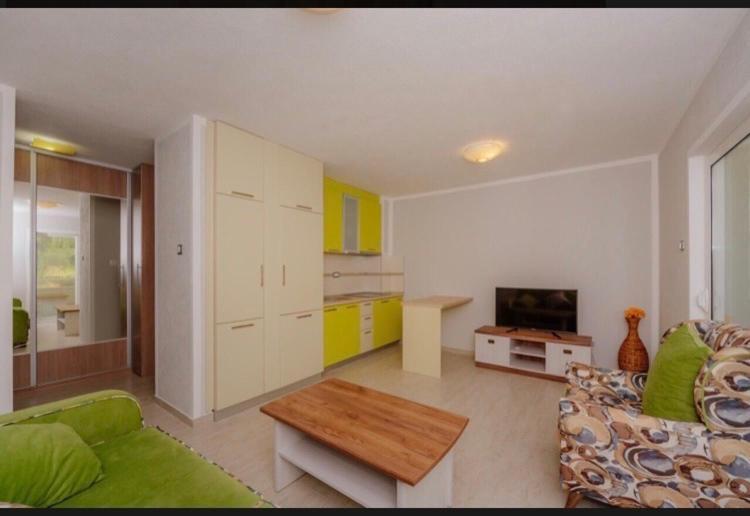 Vila V Lux Apartments Petrovac na moru Exterior foto