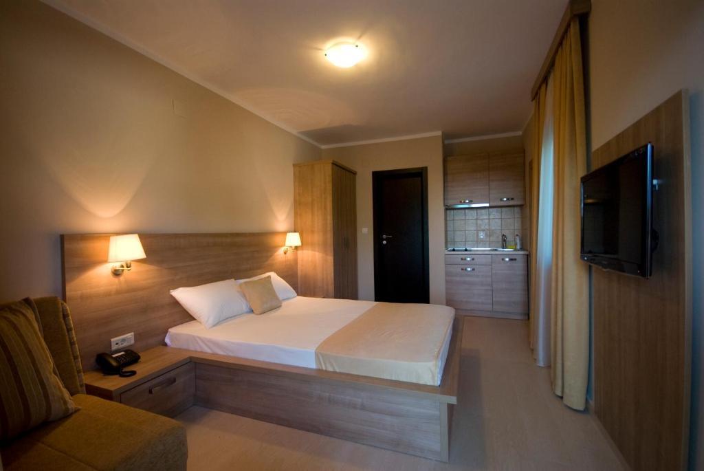 Vila V Lux Apartments Petrovac na moru Zimmer foto