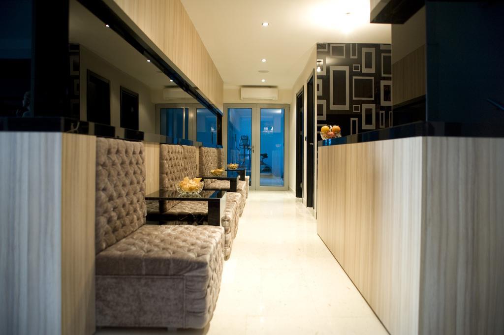 Vila V Lux Apartments Petrovac na moru Exterior foto
